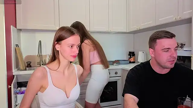 fcjuicy pussy online show from October 8, 2025, 2:14 pm