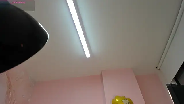 Snapshot of soyzarahtorres chatting on October 2, 2025, 12:28 am soyzarahtorres online show from October 2, 2025, 12:28 am