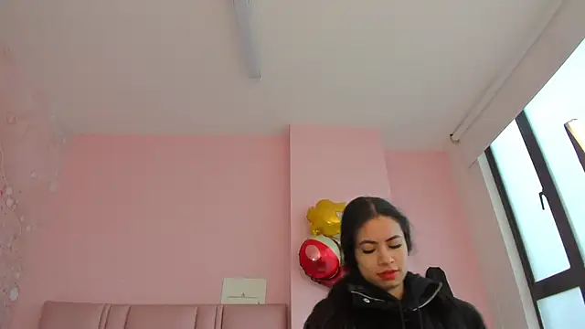 Snapshot of soyzarahtorres chatting on October 25, 2025, 4:02 pm soyzarahtorres online show from October 25, 2025, 4:02 pm