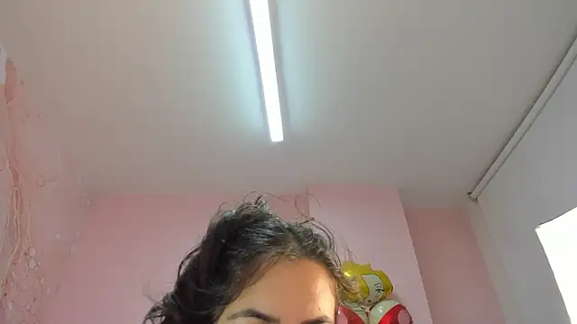 Snapshot of soyzarahtorres chatting on November 28, 2025, 10:12 pm soyzarahtorres online show from November 28, 2025, 10:12 pm