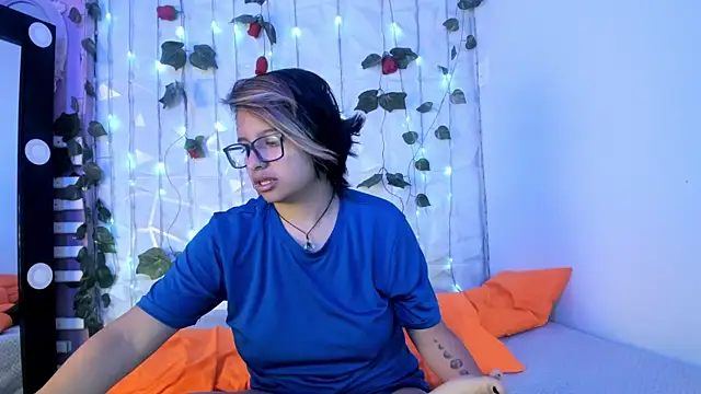 NovaGlitz online show from January 23, 2025, 11:48 am