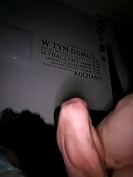 wariacik0024 online show from January 12, 2026, 1:33 am