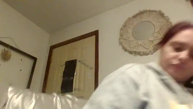 lilbishmiss online show from November 10, 2025, 12:15 pm