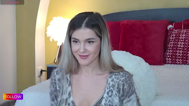 Snapshot of Sarah-Hart chatting on December 24, 2024, 4:51 pm Sarah-Hart online show from December 24, 2024, 4:51 pm