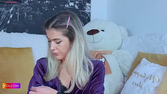 Snapshot of Sarah-Hart chatting on November 30, 2025, 3:38 pm Sarah-Hart online show from November 30, 2025, 3:38 pm