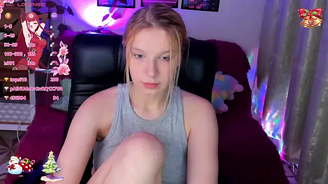 Snapshot of KarambaMoon chatting on December 10, 2024, 8:27 pm KarambaMoon online show from December 10, 2024, 8:27 pm