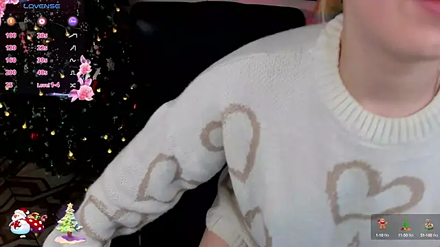 Snapshot of KarambaMoon chatting on December 18, 2024, 8:47 pm KarambaMoon online show from December 18, 2024, 8:47 pm