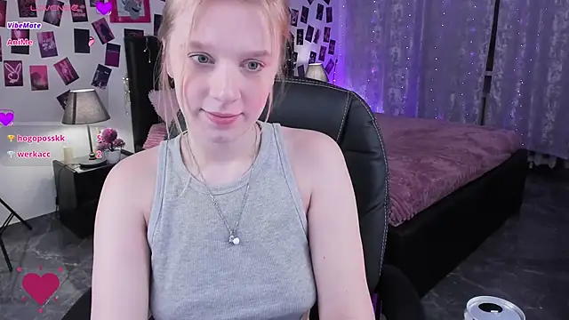 Snapshot of KarambaMoon chatting on February 14, 2025, 12:19 am KarambaMoon online show from February 14, 2025, 12:19 am