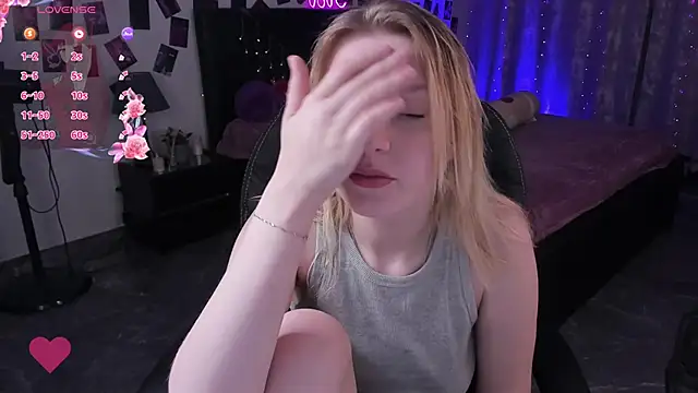 Snapshot of KarambaMoon chatting on March 15, 2025, 8:43 pm KarambaMoon online show from March 15, 2025, 8:43 pm