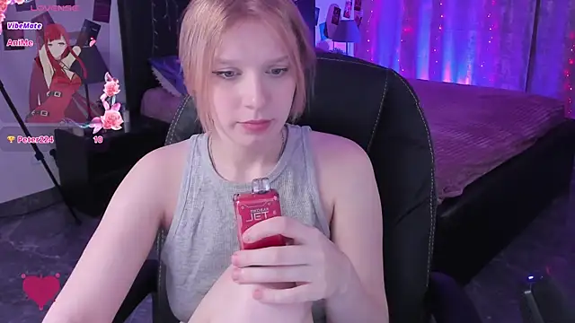 Snapshot of KarambaMoon chatting on March 21, 2025, 12:07 am KarambaMoon online show from March 21, 2025, 12:07 am