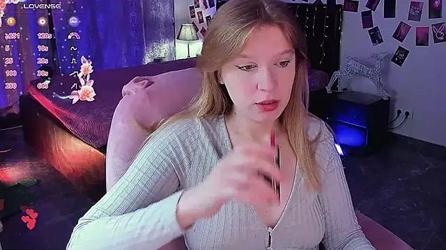 KarambaMoon online show from June 11, 2026, 8:29 pm