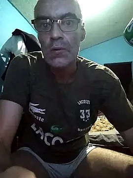 Snapshot of hugosafado333 chatting on March 7, 2025, 4:02 am hugosafado333 online show from March 7, 2025, 4:02 am