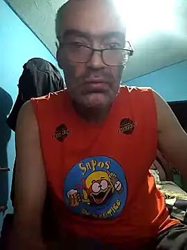 hugosafado333 online show from March 9, 2025, 3:22 am