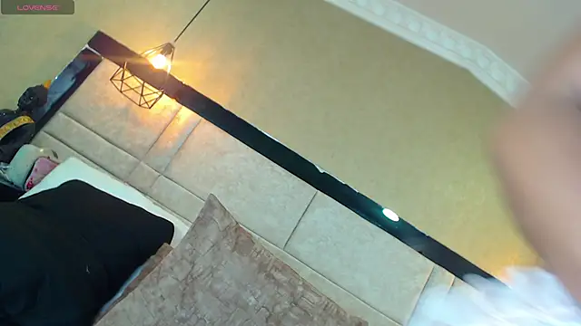 Snapshot of kimCosseyy chatting on March 9, 2025, 5:11 am kimCosseyy online show from March 9, 2025, 5:11 am