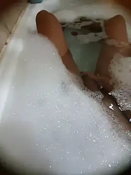 Snapshot of Yerucita chatting on January 4, 2025, 3:50 am Yerucita online show from January 4, 2025, 3:50 am