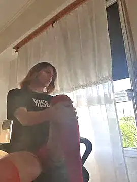 Snapshot of Yerucita chatting on March 15, 2025, 8:32 pm Yerucita online show from March 15, 2025, 8:32 pm