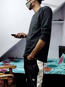 Snapshot of Habibi_big_b chatting on December 20, 2024, 4:25 pm Habibi big b online show from December 20, 2024, 4:25 pm