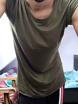 Snapshot of Habibi_big_b chatting on January 1, 2025, 5:44 pm Habibi big b online show from January 1, 2025, 5:44 pm