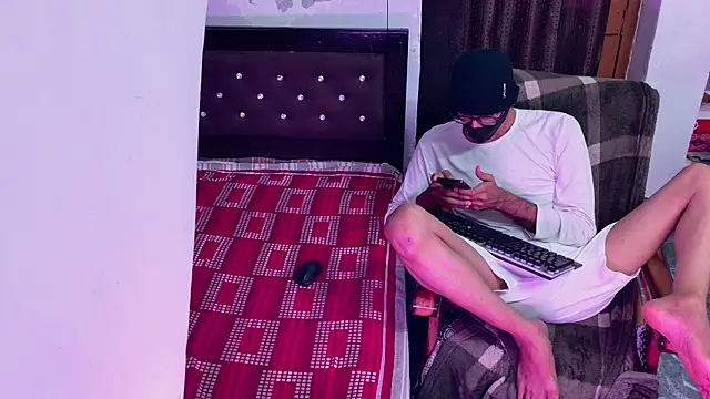 Snapshot of Habibi_big_b chatting on October 16, 2025, 6:31 pm Habibi big b online show from October 16, 2025, 6:31 pm