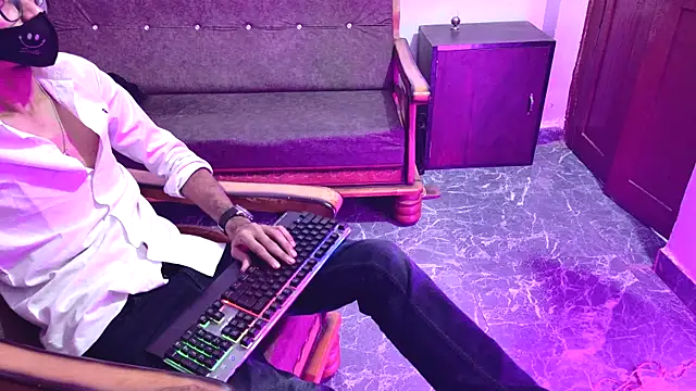 Snapshot of Habibi_big_b chatting on October 23, 2025, 6:06 pm Habibi big b online show from October 23, 2025, 6:06 pm