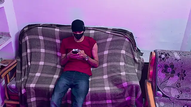 Snapshot of Habibi_big_b chatting on October 27, 2025, 5:39 pm Habibi big b online show from October 27, 2025, 5:39 pm