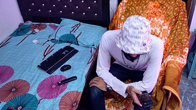 Snapshot of Habibi_big_b chatting on November 8, 2025, 5:23 pm Habibi big b online show from November 8, 2025, 5:23 pm