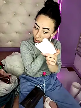 hanna  azumi online show from February 9, 2025, 3:11 am