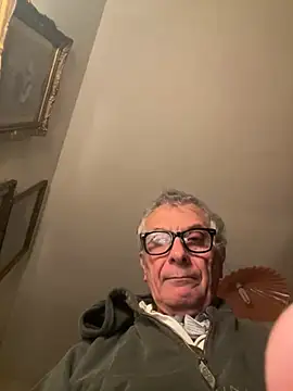 4n4l1zz4m1 online show from January 13, 2026, 6:57 pm