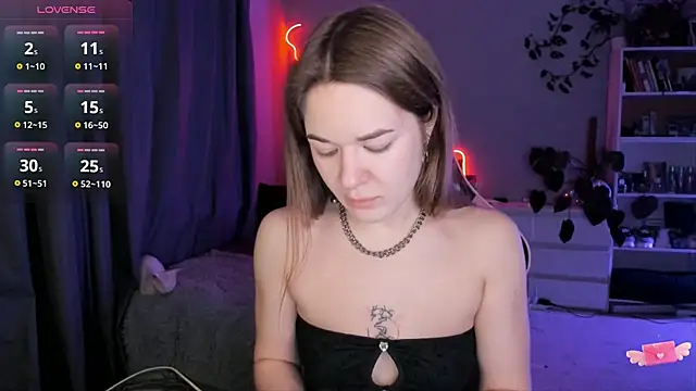 Snapshot of ami_amour_ chatting on February 19, 2025, 7:59 pm ami amour online show from February 19, 2025, 7:59 pm