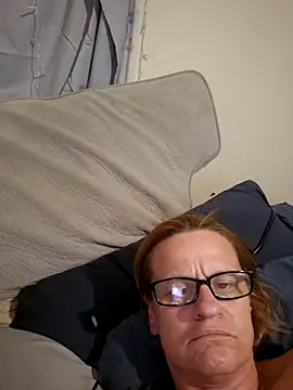 lit702 online show from May 1, 2026, 9:58 am