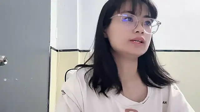 Honey-cici online show from December 25, 2024, 8:40 am