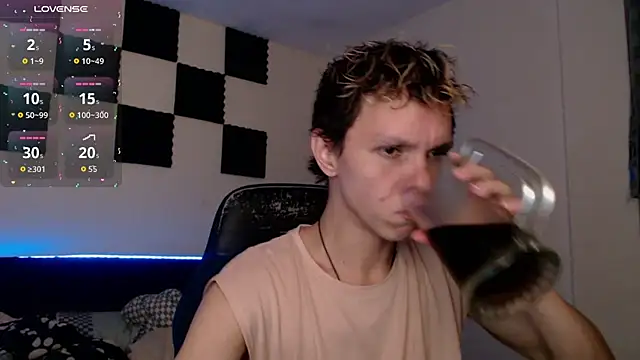 bryamado69 online show from October 18, 2025, 2:25 am