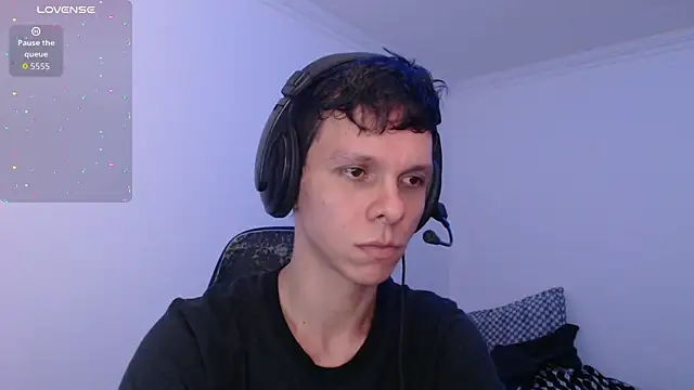 bryamado69 online show from December 23, 2025, 7:39 am