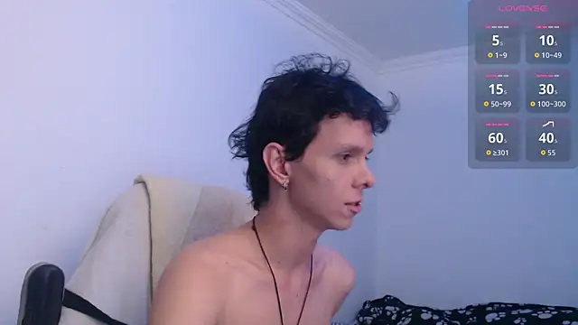 bryamado69 online show from April 25, 2026, 3:53 pm
