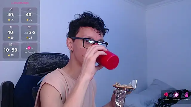 bryamado69 online show from July 8, 2026, 1:54 am