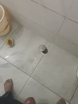 Snapshot of Gururonny07 chatting on October 19, 2025, 12:44 am Gururonny07 online show from October 19, 2025, 12:44 am