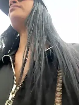 Laura fernandezII online show from February 27, 2025, 6:09 pm