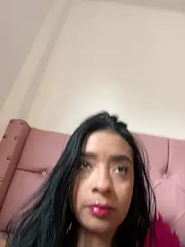 Laura fernandezII online show from March 13, 2025, 4:01 pm