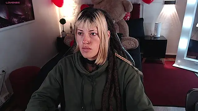  sharlotte777 online show from February 17, 2025, 1:42 pm