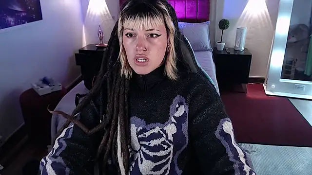  sharlotte777 online show from March 12, 2025, 5:38 pm