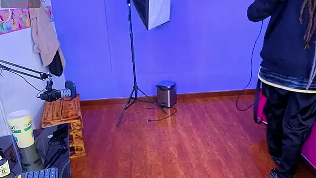  sharlotte777 online show from October 14, 2025, 1:56 pm