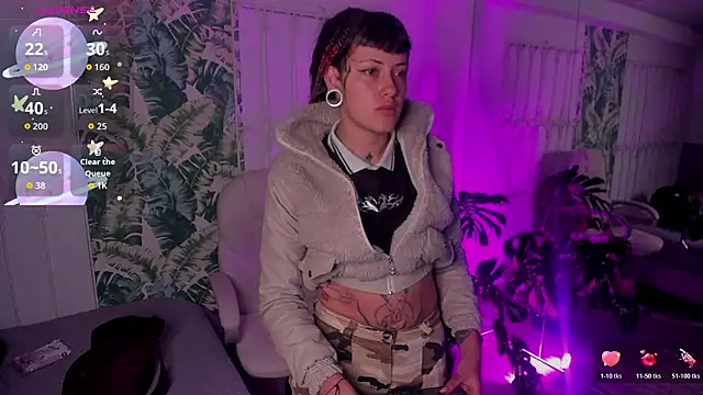  sharlotte777 online show from February 11, 2026, 1:05 pm