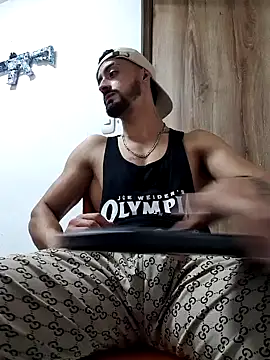 Snapshot of MAXIMUS_MASTE3 chatting on February 4, 2025, 3:22 am MAXIMUS MASTE3 online show from February 4, 2025, 3:22 am