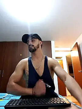 Snapshot of MAXIMUS_MASTE3 chatting on February 9, 2025, 1:00 am MAXIMUS MASTE3 online show from February 9, 2025, 1:00 am