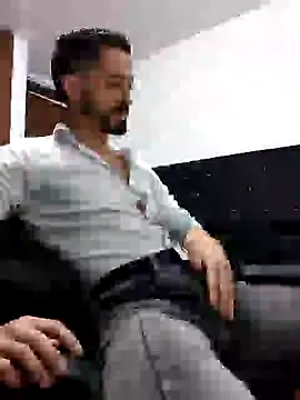 Snapshot of MAXIMUS_MASTE3 chatting on February 18, 2025, 2:49 am MAXIMUS MASTE3 online show from February 18, 2025, 2:49 am