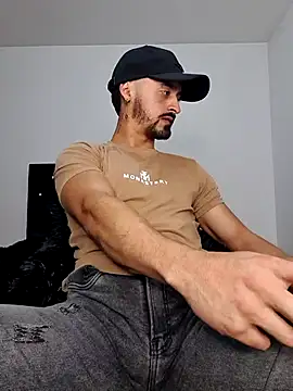 Snapshot of MAXIMUS_MASTE3 chatting on February 22, 2025, 7:34 am MAXIMUS MASTE3 online show from February 22, 2025, 7:34 am