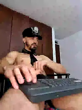 Snapshot of MAXIMUS_MASTE3 chatting on March 22, 2025, 7:04 am MAXIMUS MASTE3 online show from March 22, 2025, 7:04 am