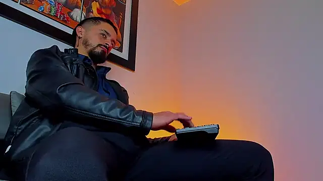 Snapshot of MAXIMUS_MASTE3 chatting on September 10, 2025, 7:47 pm MAXIMUS MASTE3 online show from September 10, 2025, 7:47 pm