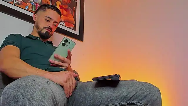 Snapshot of MAXIMUS_MASTE3 chatting on September 19, 2025, 7:58 pm MAXIMUS MASTE3 online show from September 19, 2025, 7:58 pm