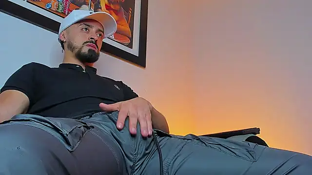 Snapshot of MAXIMUS_MASTE3 chatting on September 20, 2025, 11:06 pm MAXIMUS MASTE3 online show from September 20, 2025, 11:06 pm